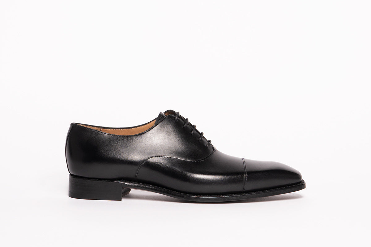 Carlos Santos 8627 Black Calf Cap-Toe Oxford full grain calfskin, Goodyear Welted, leather sole, chiseled 387 Last, formal men's shoe