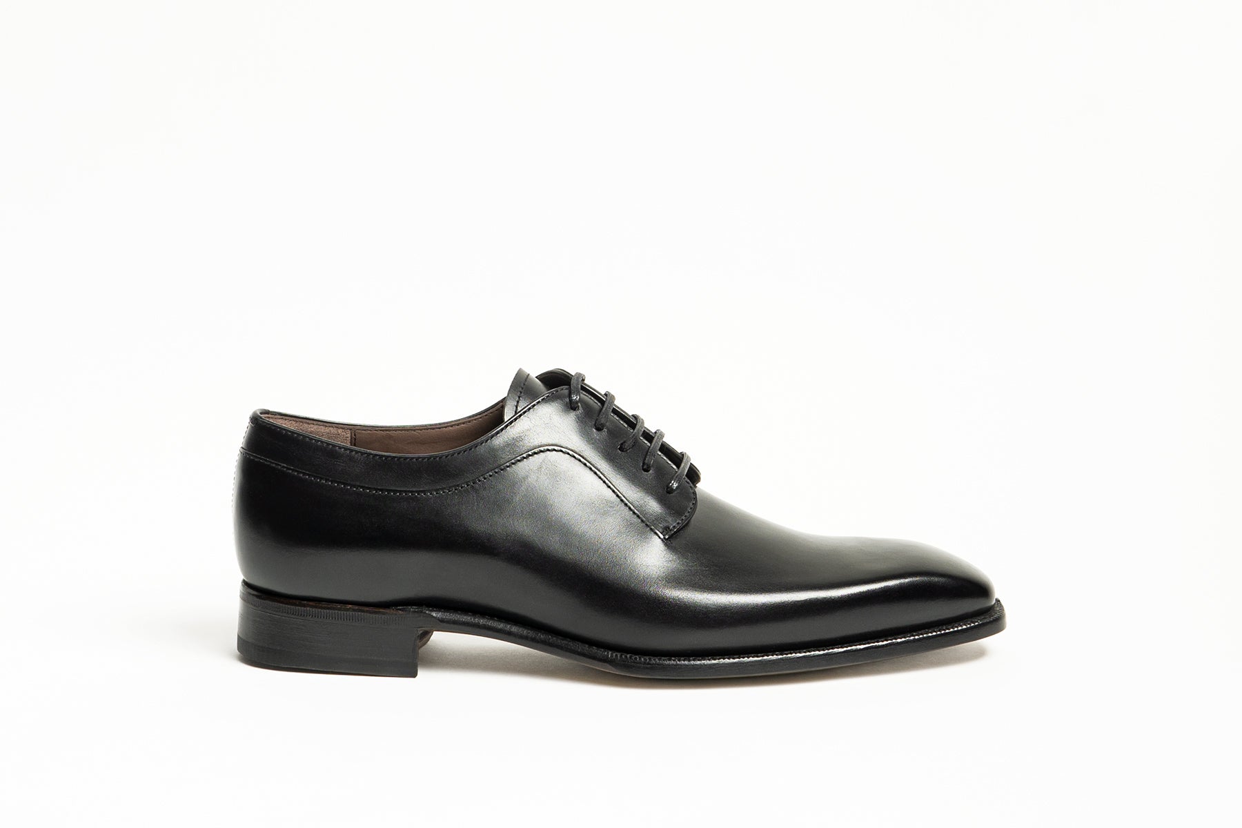 Carlos Santos CS101 Handgrade Derby in Black Calf leather on a leather sole, Plain Toe Derby on the 387 Last.